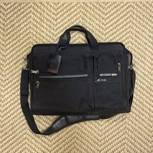 Tumi - Casual Laptop Shoulder Bag  - Black